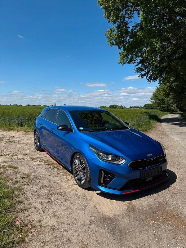 Blau Gebraucht 2020 Kia Ceed GT 2 Limousine | 17.350 € (Guter Preis) - Bild 1/4