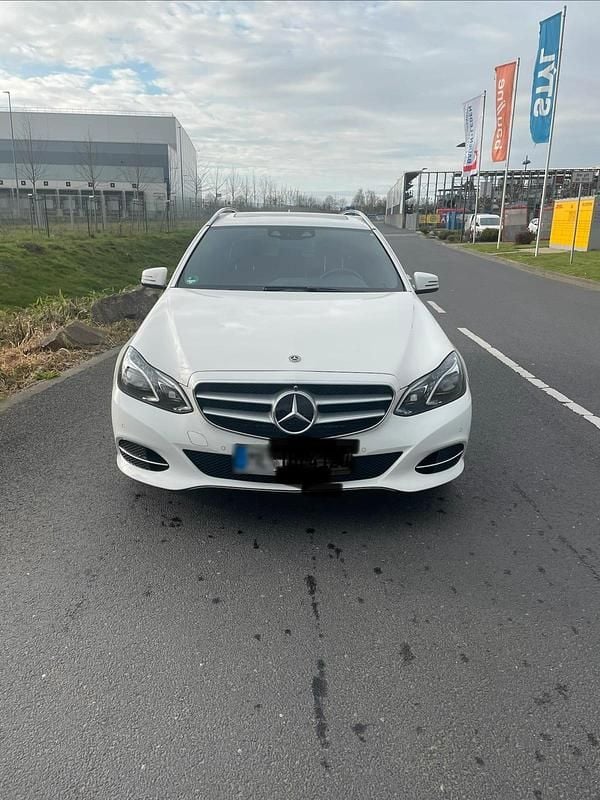 Gebraucht Mercedes E250 Avantgarde 211 PS (155 kW) 2015 Weiß Kombi