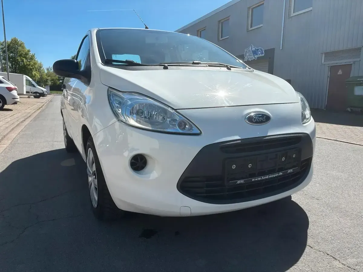 Gebraucht Ford Ka Ambiente 69 PS (50 kW) 2016 Weiß Kleinwagen