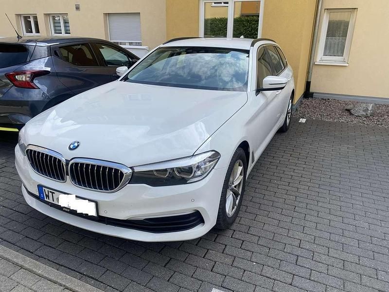 Gebraucht BMW 520 190 PS (139 kW) 2017 Weiß Kombi