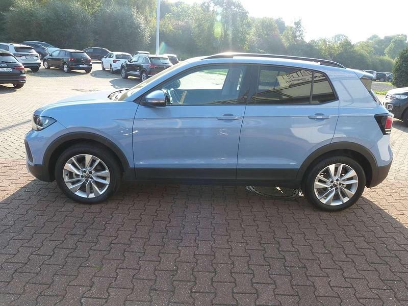Gebraucht VW T-Cross Life 116 PS (85 kW) 2024 Clear blue metallic SUV