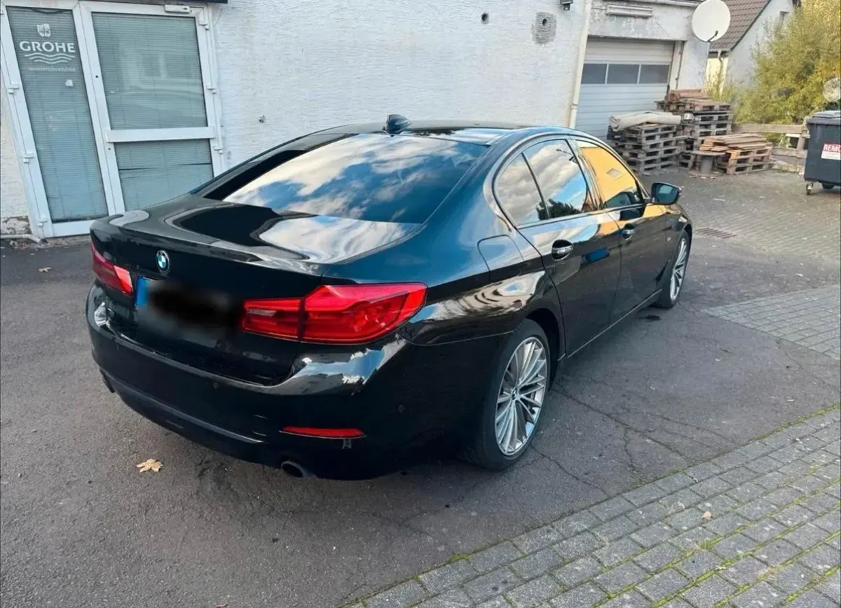 Gebraucht BMW 530 Sport Line 265 PS (194 kW) 2018 Schwarz Limousine