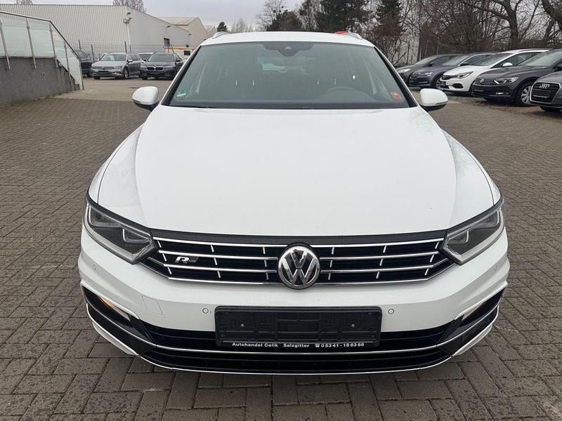 Gebraucht VW Passat Comfortline 150 PS (110 kW) 2018 Weiß Limousine