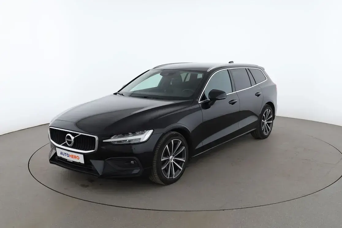Gebraucht Volvo V60 Momentum 150 PS (110 kW) 2020 Kombi