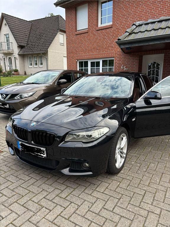Schwarz Gebraucht 2011 BMW 520 Efficient Dynamics Limousine | 10.000 € (Teuer) - Bild 1/4