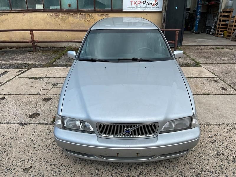 Gebraucht Volvo V70 140 PS (102 kW) 1998 Silber Kombi