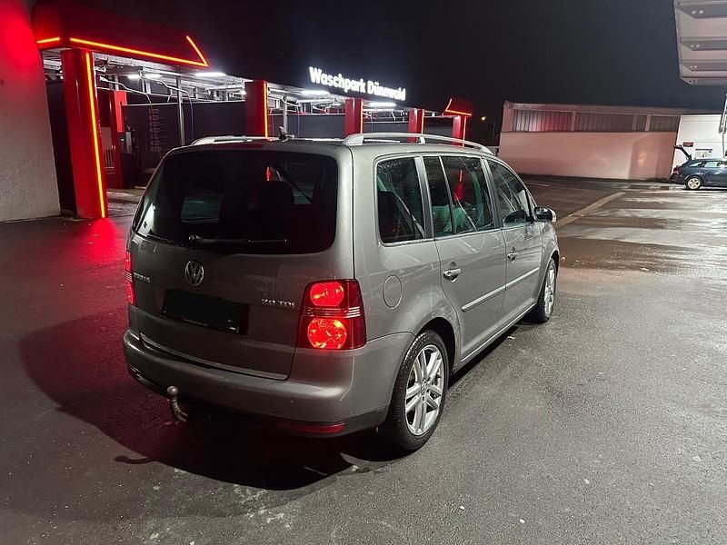 Gebraucht VW Touran 140 PS (102 kW) 2007 Silber Van / Kleinbus