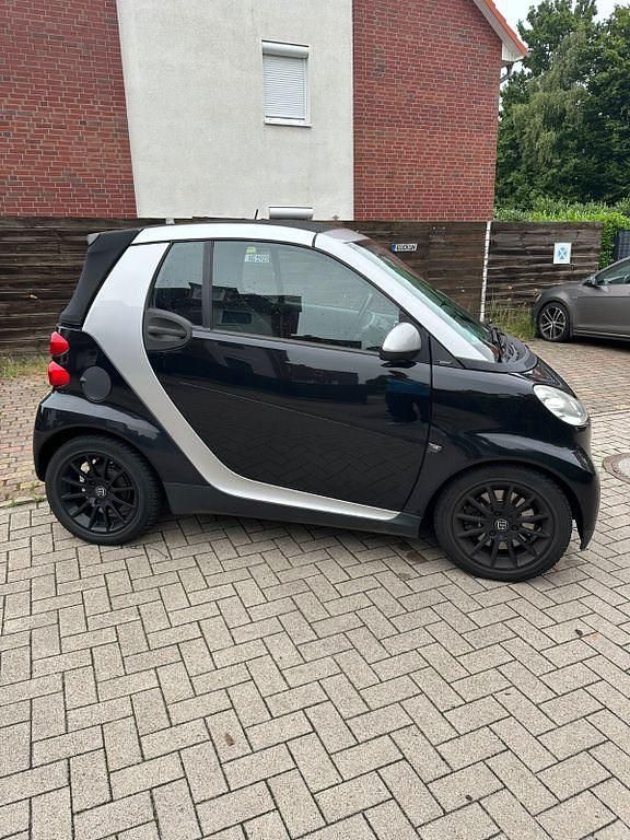 Schwarz Gebraucht 2010 Smart ForTwo Cabrio Cabrio | 3.999 € (Fairer Preis) - Bild 1/4