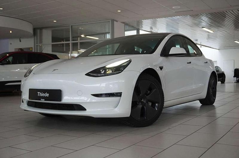 Gebraucht Tesla Model 3 366 kW (498 PS) 2021 Pearl white multicoat Limousine