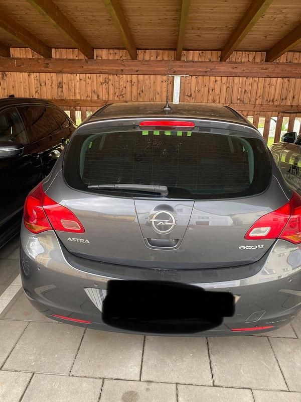 Gebraucht Opel Astra 110 PS (80 kW) 2012 Grau Limousine