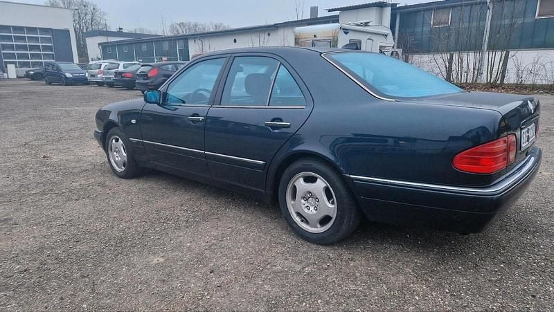 Gebraucht Mercedes E280 Avantgarde 204 PS (150 kW) 1998 Limousine