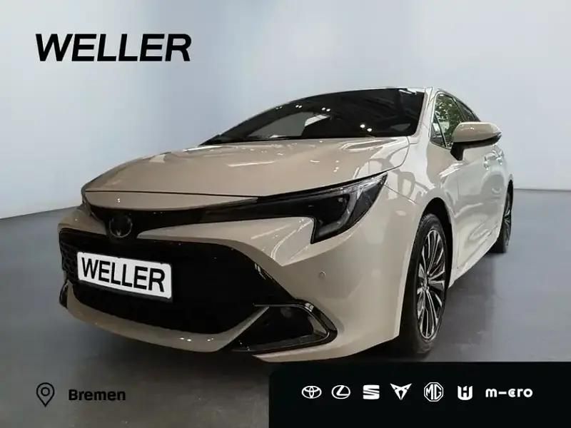 Schneeweiß Neu 2024 Toyota Corolla Team Limousine | 29.480 € - Bild 1/3