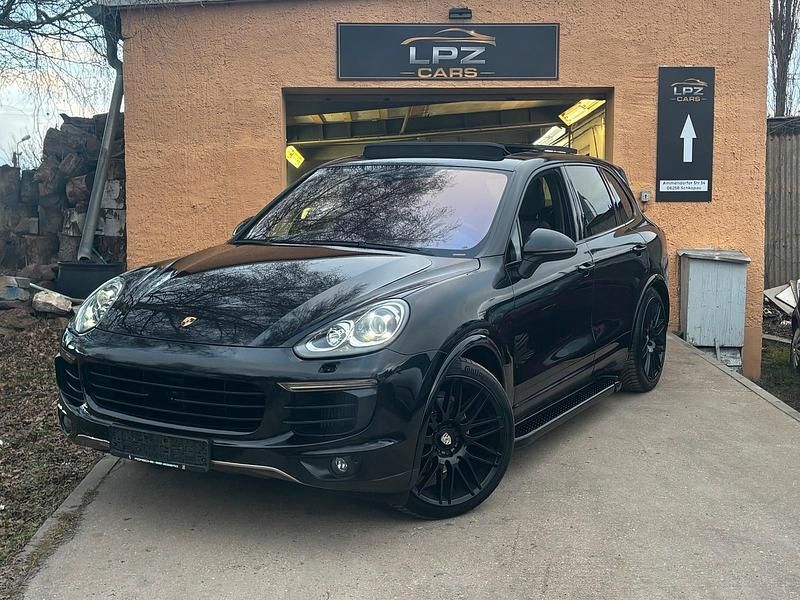 Second-hand Porsche Cayenne 300 CP (220 kW) 2015 Negru SUV