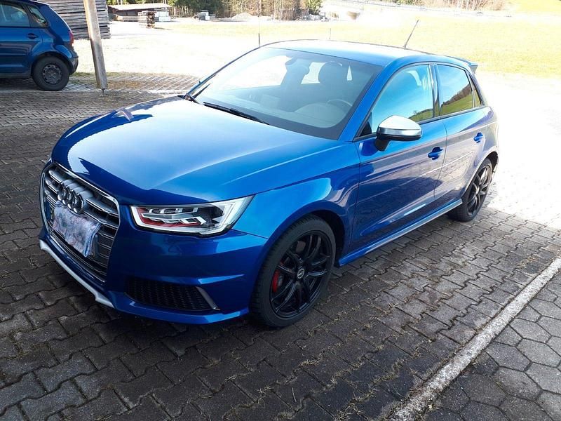 Blau Gebraucht 2016 Audi S1 Sportback Sport Kleinwagen | 19.900 € (Fairer Preis) - Bild 1/4
