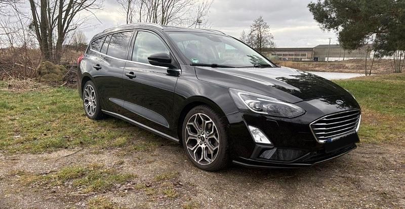 Gebraucht Ford Focus Titanium 150 PS (110 kW) 2019 Schwarz Limousine