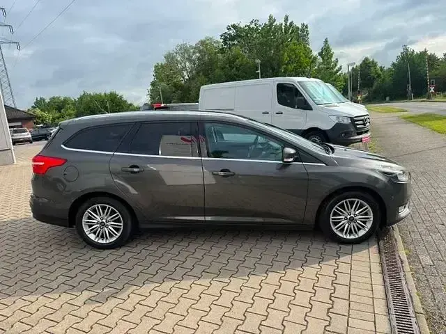 Gebraucht Ford Focus Titanium 210 PS (154 kW) 2018 Grau Limousine