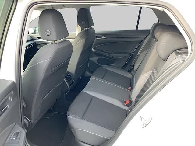 Gebraucht VW Golf VIII Active 150 PS (110 kW) 2022 Weiss