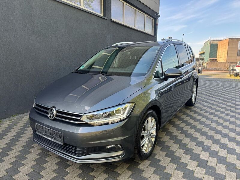 Indiumgrau metallic Gebraucht 2020 VW Touran Highline Van / Kleinbus | 23.950 € (Guter Preis) - Bild 1/4