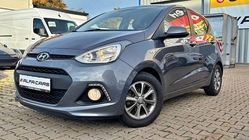 Grau Gebraucht 2015 Hyundai i10 Style Kleinwagen | 6.900 € (Fairer Preis) - Bild 1/4