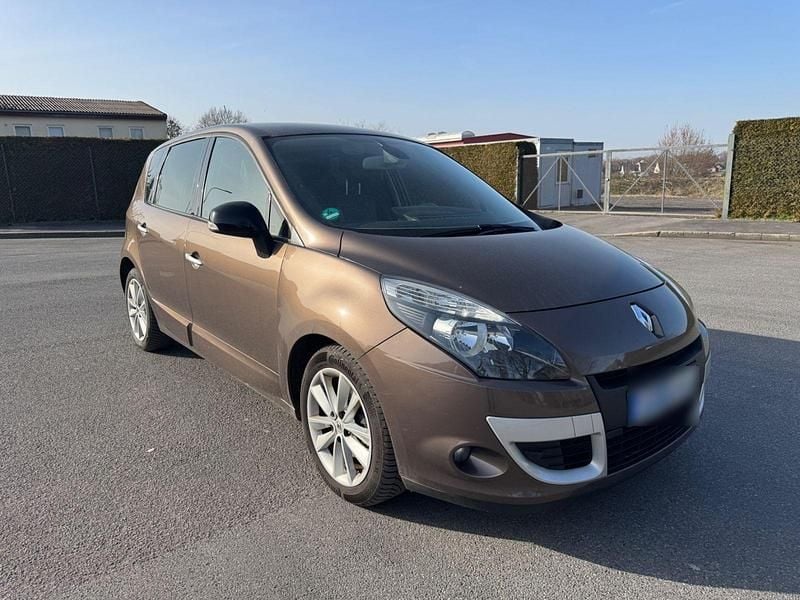 Gebraucht Renault Scénic III 131 PS (96 kW) 2012 Braun Van / Kleinbus