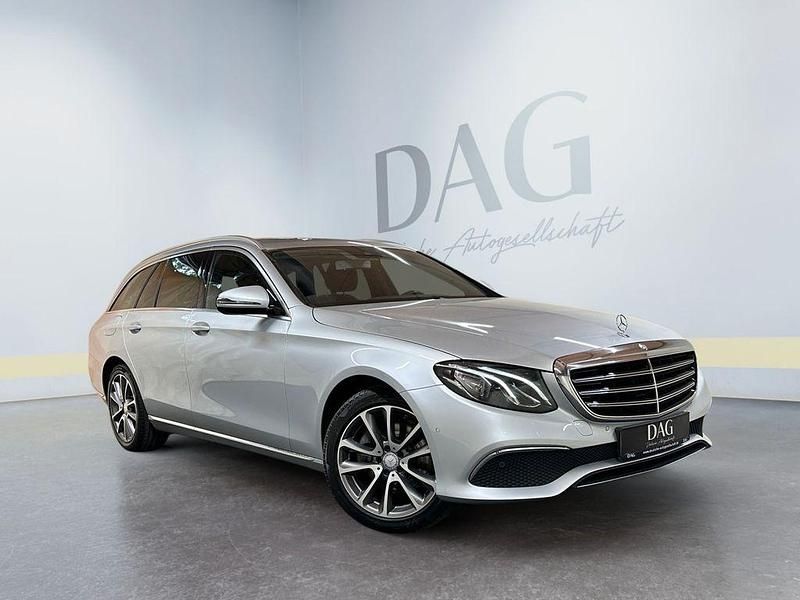 Gebraucht Mercedes E220 194 PS (142 kW) 2017 Silber Kombi