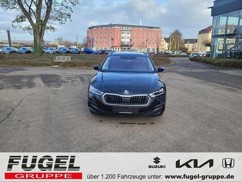 Schwarzmagic perleffekt Gebraucht 2022 Skoda Octavia Clever Kombi | 24.498 € (Guter Preis) - Bild 1/4