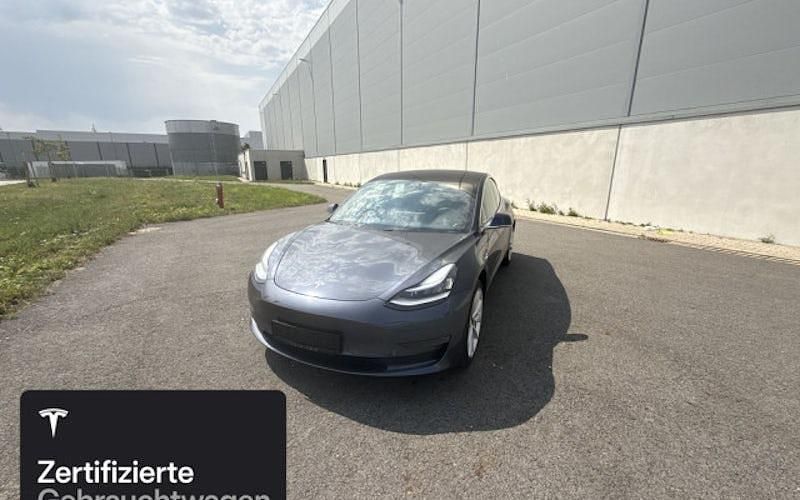 Silber Gebraucht 2020 Tesla Model 3 Long Range RWD Limousine | 27.100 € (Etwas zu teuer) - Bild 1/4