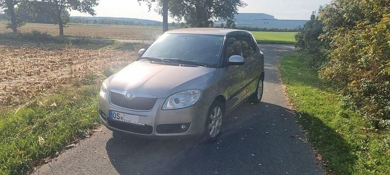 Beige Gebraucht 2010 Skoda Fabia Elegance Kleinwagen | 1.399 € (Guter Preis) - Bild 1/4