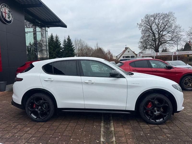 Neu Alfa Romeo Stelvio Veloce 280 PS (205 kW) 2025 Weiß SUV
