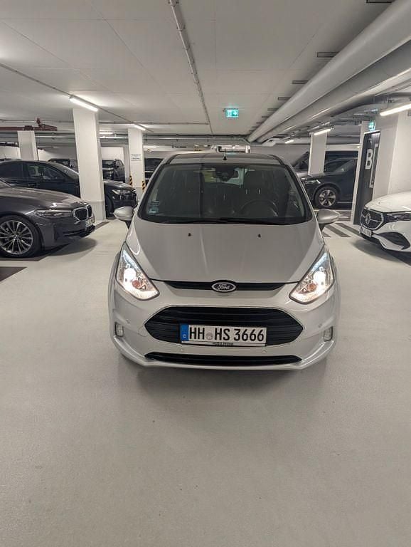 Silber Gebraucht 2015 Ford B-MAX Titanium Van / Kleinbus | 7.900 € (Guter Preis) - Bild 1/4