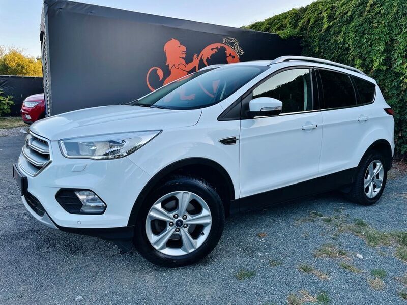 Gebraucht Ford Kuga 150 PS (110 kW) 2018 Weiß SUV