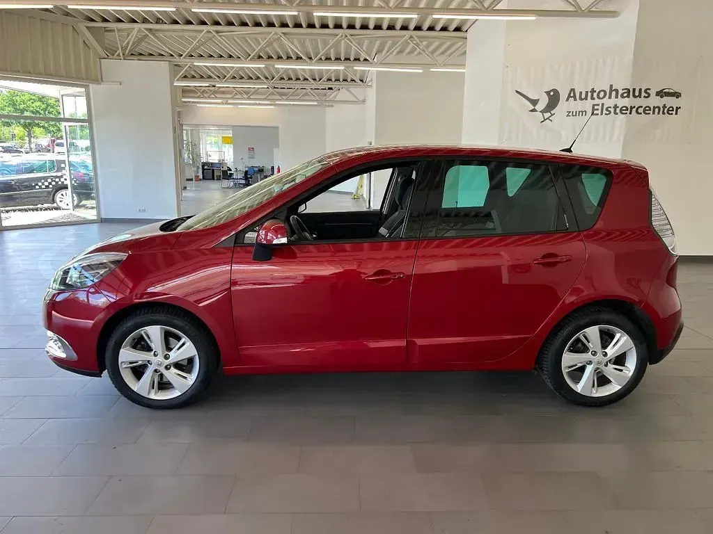 Gebraucht Renault Scénic Dynamique 140 PS (102 kW) 2012 Rot Van / Kleinbus