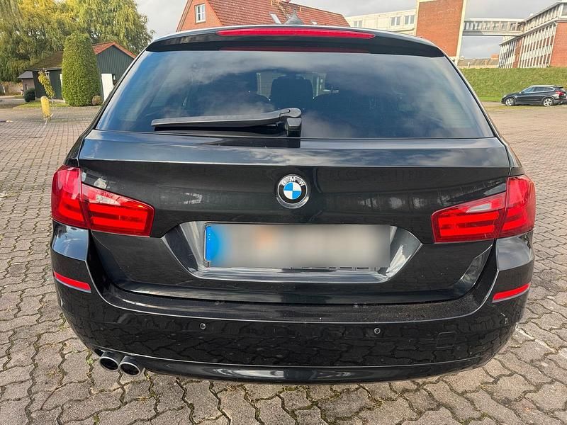 Gebraucht BMW 520 184 PS (135 kW) 2012 Schwarz Kombi