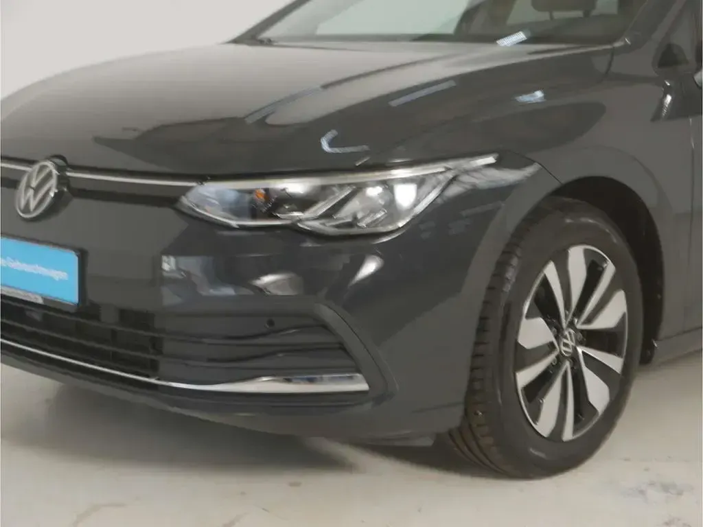 Gebraucht VW Golf VIII Move 110 PS (80 kW) 2024 Grau Limousine