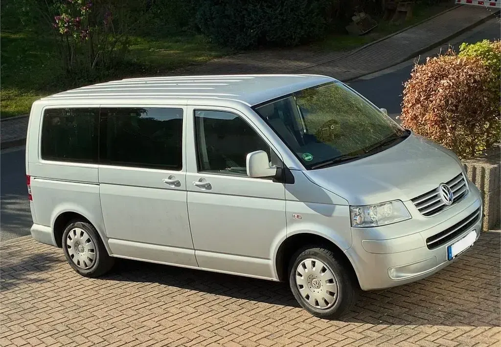 Gebraucht VW Caravelle 102 PS (75 kW) 2008 Silber Van
