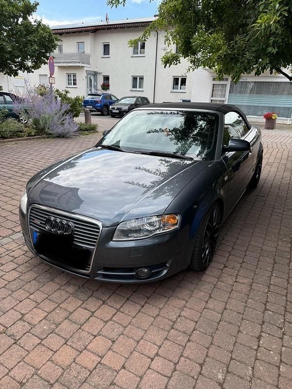 Grau Gebraucht 2007 Audi A4 Cabriolet Comfort Cabrio | 4.400 € (Guter Preis) - Bild 1/4