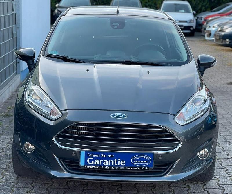 Gebraucht Ford Fiesta Titanium 101 PS (74 kW) 2017 Grau Kleinwagen