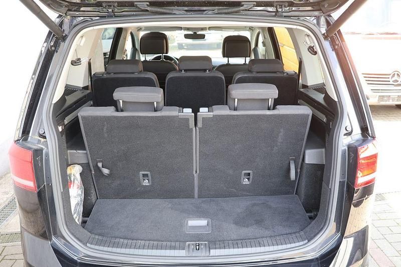 Gebraucht VW Touran Sound 110 PS (80 kW) 2017 Schwarz Van / Kleinbus
