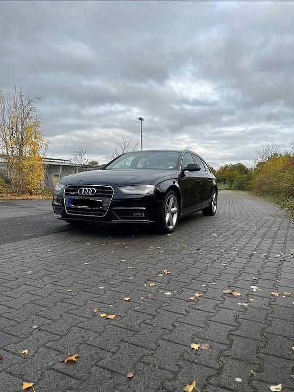 Gebraucht Audi A4 Sport 177 PS (130 kW) 2013 Schwarz Limousine