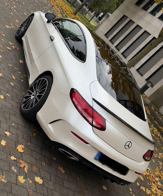 Schwarz Gebraucht 2020 Mercedes C300 Coupé | 27.900 € (Superpreis) - Bild 1/4