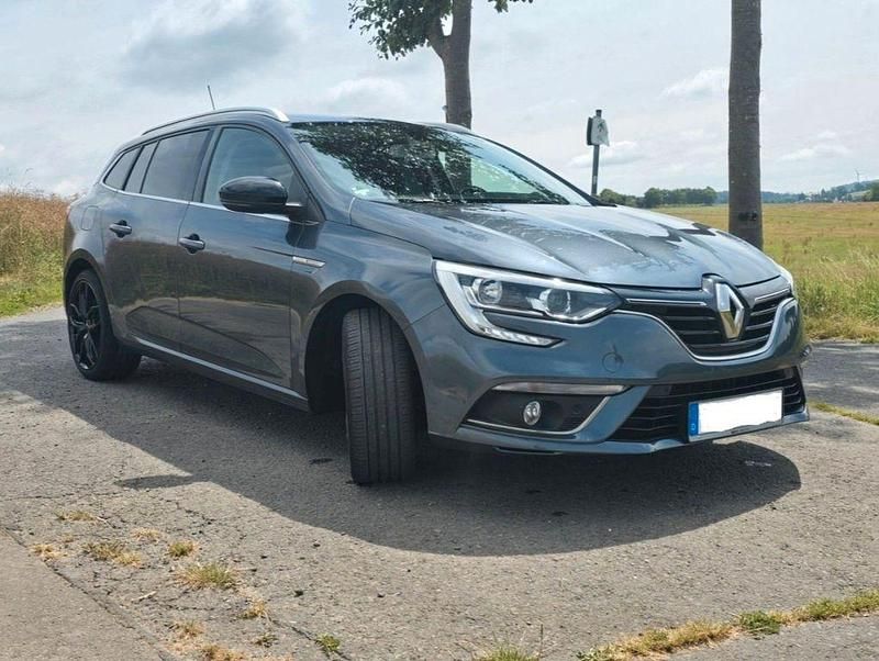 Grau Gebraucht 2019 Renault Mégane IV LIMITED Limousine | 11.290 € (Guter Preis) - Bild 1/4