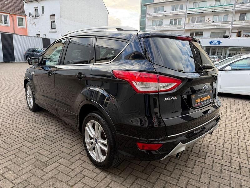 Gebraucht Ford Kuga Individual 150 PS (110 kW) 2016 Schwarz SUV