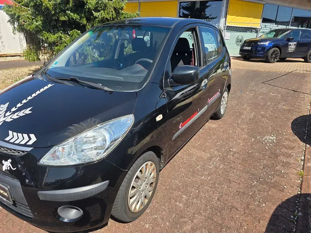 Gebraucht Hyundai i20 77 PS (56 kW) 2011 Schwarz Kleinwagen