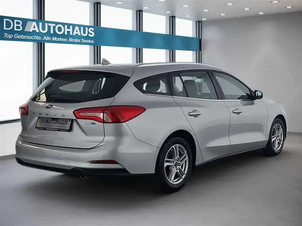 Używany Ford Focus Cool & Connect 125 KM (91 kW) 2021 Srebrny Kombi