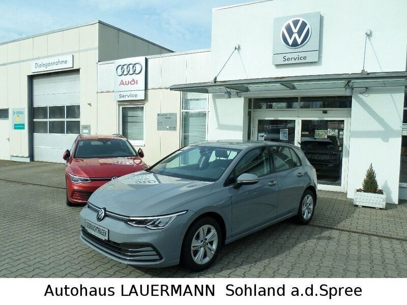 Gebraucht VW Golf VIII Life 150 PS (110 kW) 2022 Grau Limousine