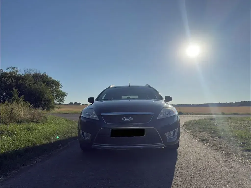 Gebraucht Ford Mondeo Sport 140 PS (102 kW) 2011 Blau Limousine