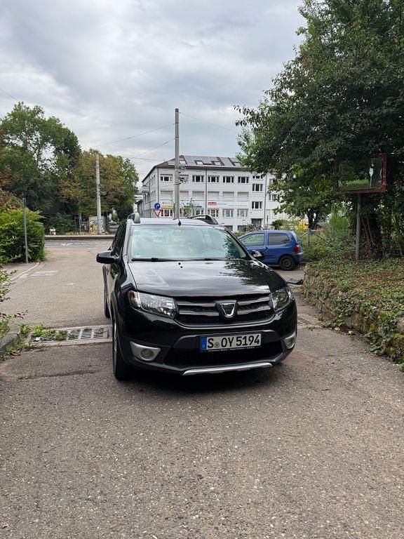 Schwarz Gebraucht 2016 Dacia Sandero Essentiel Kleinwagen | 7.990 € (Guter Preis) - Bild 1/4