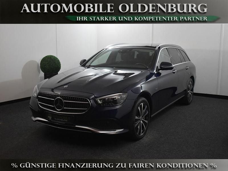 Gebraucht Mercedes E300 Avantgarde 306 PS (225 kW) 2021 Blau Limousine
