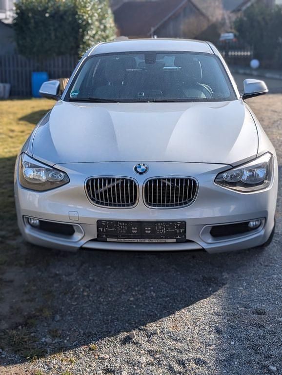 Gebraucht BMW 116 Urban Line 116 PS (85 kW) 2012 Grau Kleinwagen