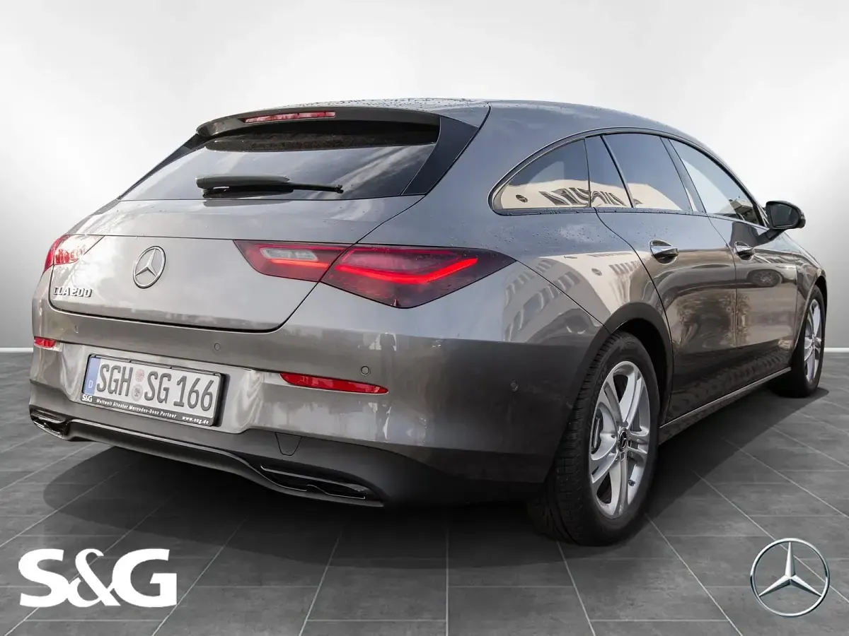 Gebraucht Mercedes CLA200 Progressive 163 PS (119 kW) 2026 Metalliclack mountaingrau Kombi